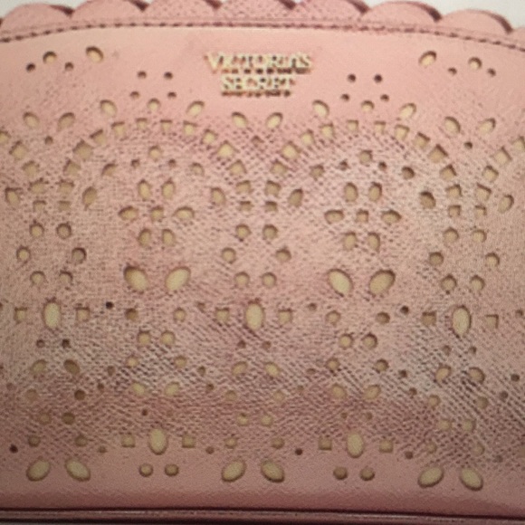 VICTORIA’S SECRET - PETAL EDGE BEAUTY MAKE-UP BAG - Picture 7 of 8